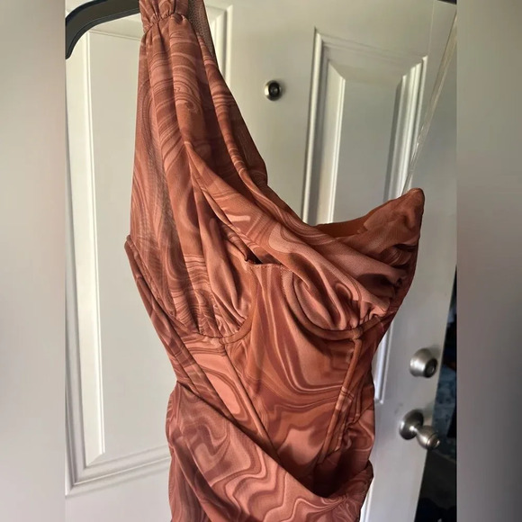 House of CB Clementine Cutout Ruched One Shoulder Corset Swirl Print Mini Dress - Picture 4 of 9